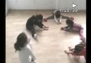 6 yaş bale dersinde