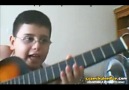 12 yaşındaki ergenin gitar ile imtihanı