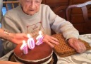 102 yaşındaki kadın tam pastasını üfleyecekti...