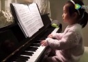 3 yaşındaki küçük kızın inanılmaz piyano performansı..