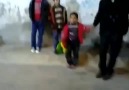 8 yaşındaki kürt çocuğu gran gran mükemmel oynuyor graniyi :)