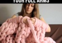 You Have To Use Your Full Arms To Knit These Giant Blankets (With Ohhio)