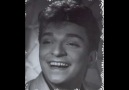 Zeki Müren--Kalbim seni sevdikçe bitmez bu şarkılar bitmez