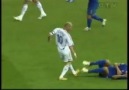 Zidane'dan Materazzi'ye kafa