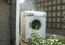 Çalışan Çamaşır Makinesine Tuğla Atarsan