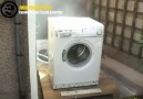 Çalışan Çamaşır Makinesine Tuğla Fırlatmak :) [HQ]
