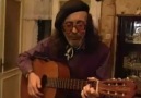 Cem Karaca - Mavi Liman (Evinde Gitar Eşliğinde Söylüyor)