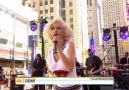 Christina Aguilera - Beautiful (Live @ TODAY Show) [HQ]