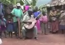 Eğlenmek Onlarında Hakkı !  3 Apaci Müziğiyle Afrika Dansı