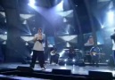 Eminem - Lose Yourself (Live Performance at 2003 Grammy's) [HQ]