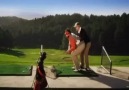 Golf öğretiyorum diye insan kuzenine dayar mı lan ?