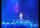 Justin Bieber - Aglıyor ve Sahneyi Terkediyor..[Kesin İzle..] [HQ]