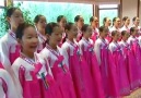 Kore'li Çocuklar İstiklal Marşı Okuyor