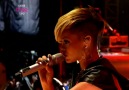 Rihanna - Te Amo(Live) [HD]