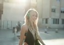 Shakira - Loca [HQ]