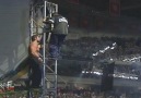 Shane McMahon 25 Metre'den Aşağı Uçuyor [HQ]