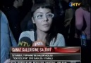 Tekbir sesleriyle sanat galerisine saldırdılar.