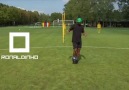 Ünlü Futbolcular Gözü Kapalı Top Sektiriyor [HQ]