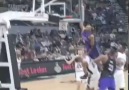 Vince Carter, Duncan'ın Üzerinden !