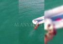 Alanyalı Medya - Alanya&Paraşütten Denize Atlayan Genç Havada Bayıldı